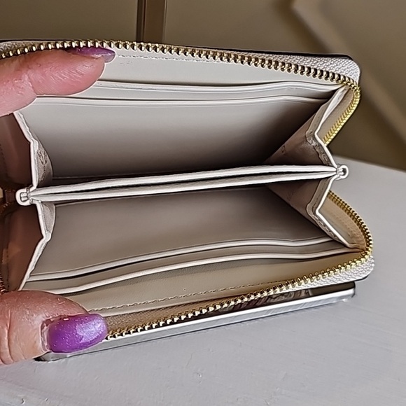 MICHAEL Michael Kors Jet Set Smoky Rose Compact Wallet - Picture 7 of 13